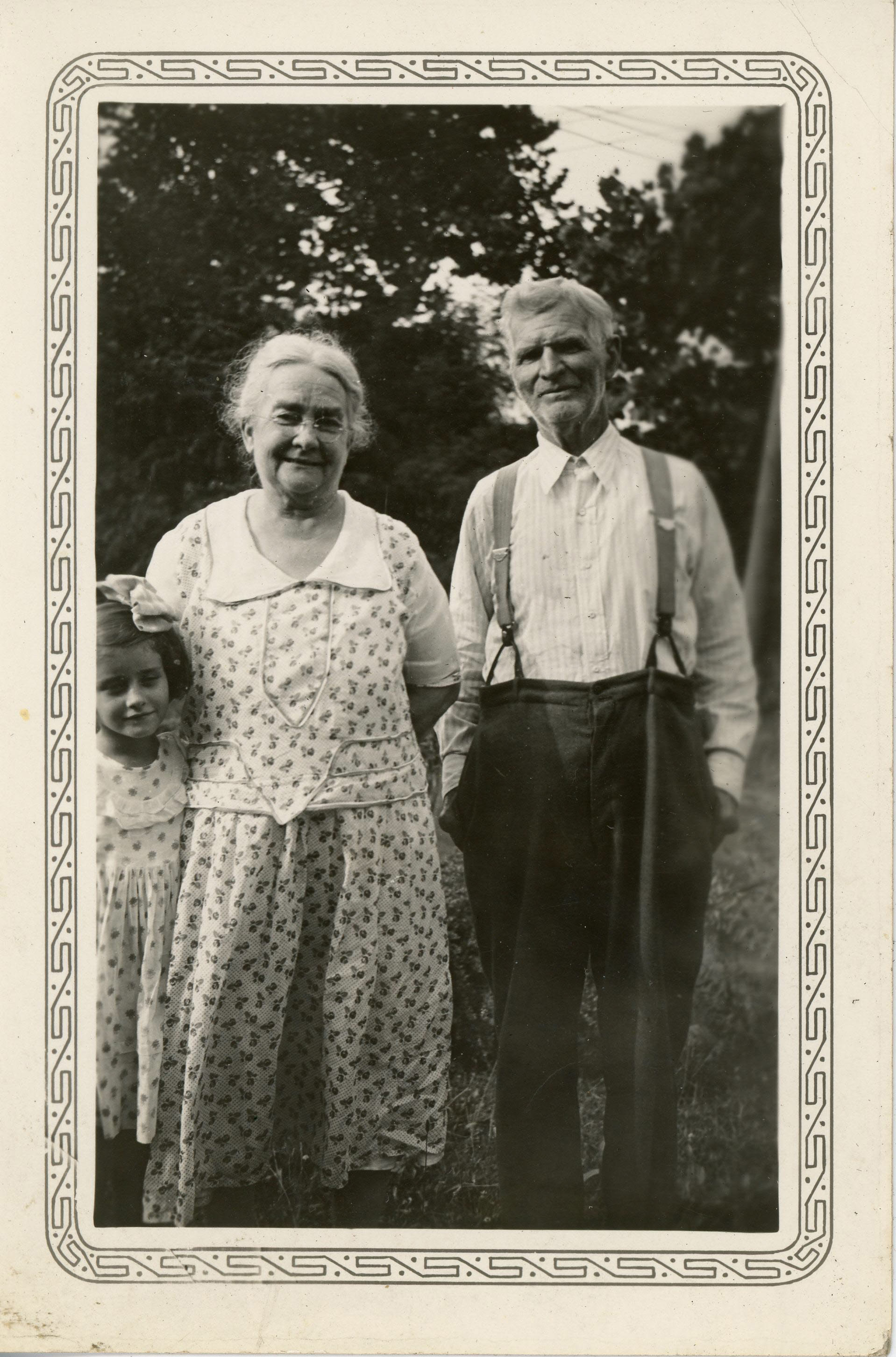 loose photo - about 1932 - Rosemary, Aunt Lula, Uncle Will McGlemore