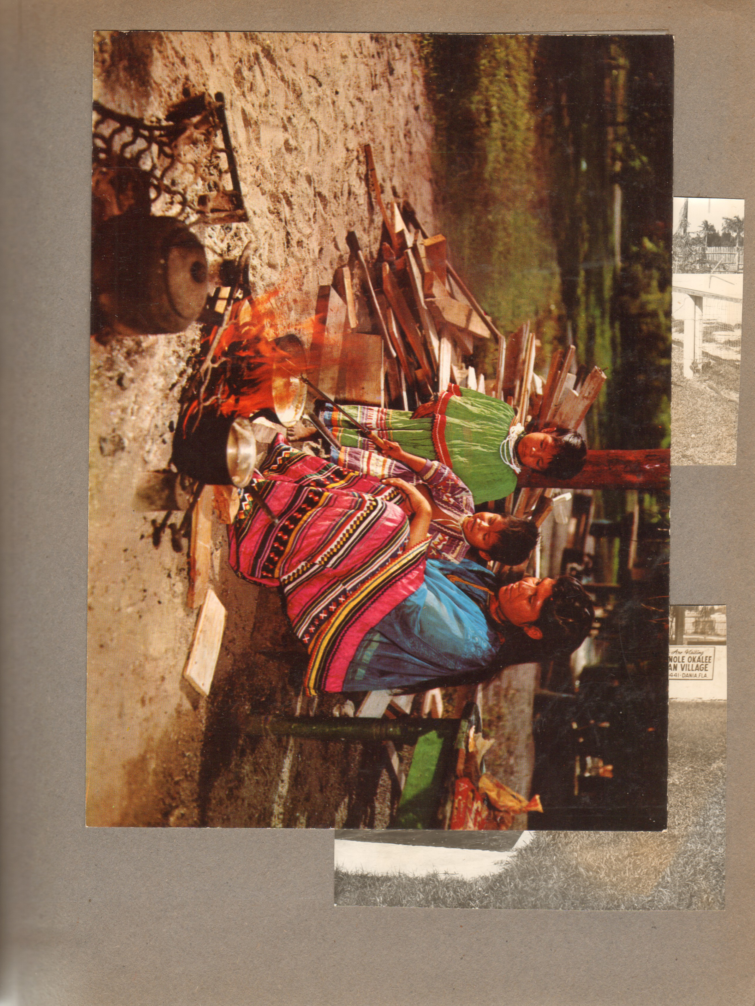 Postcard - Seminole Okalee Indian Village, Hollywood, Florida. 
