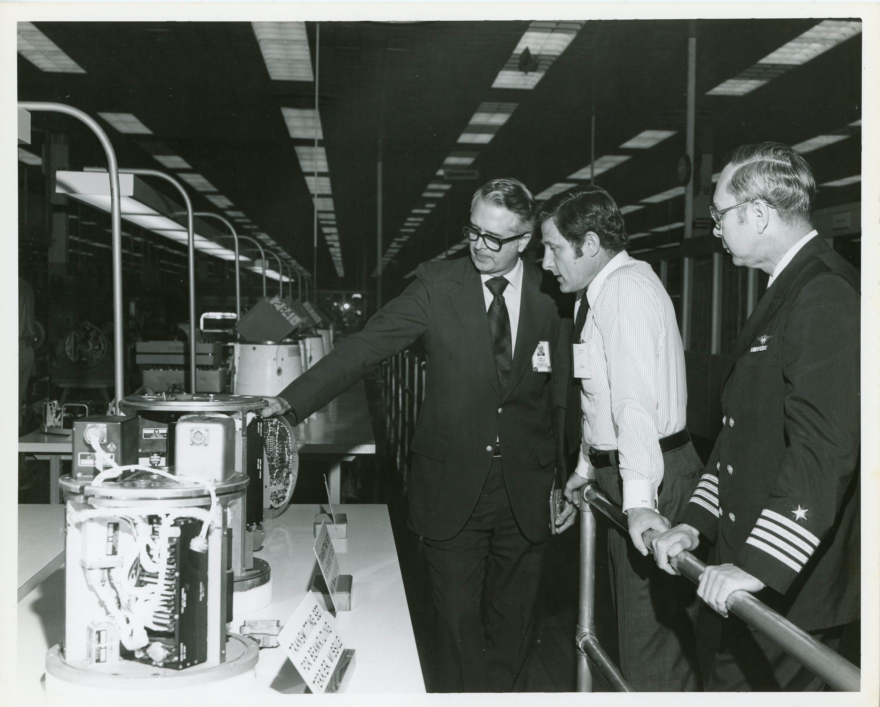 NAFI photo - Senator Bayh tour with John D Hague