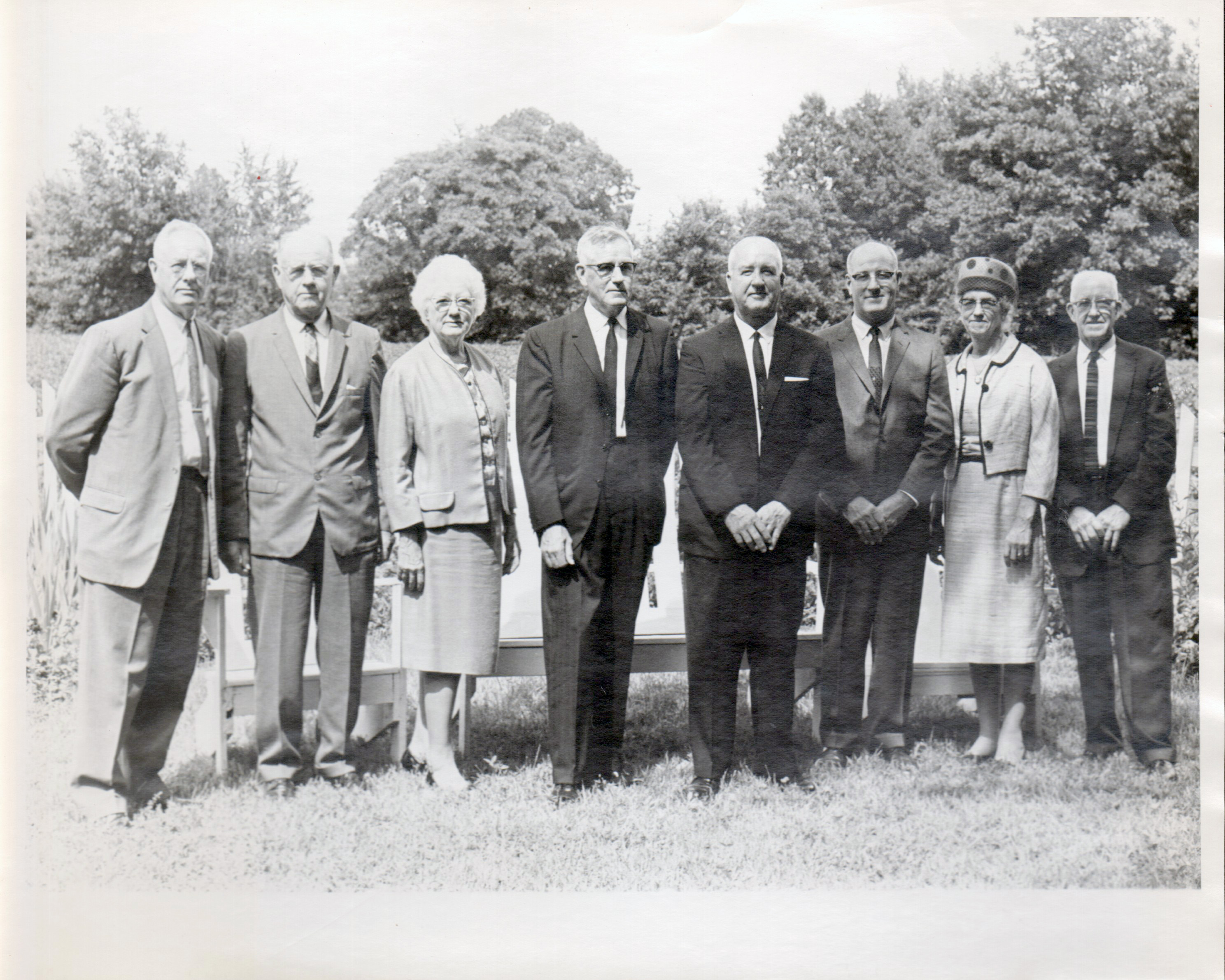Jasonville July 1965 - Theodore Letsinger funeral - loose photo - Letsinger siblings - Everett, Lela, Bud, Mutt, Charles, Bonnie, Curt, Clint.