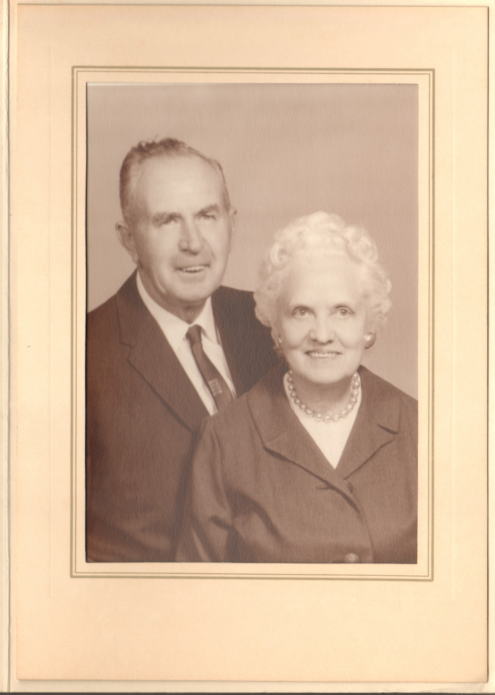 portrait - Girstle and Helen Hague