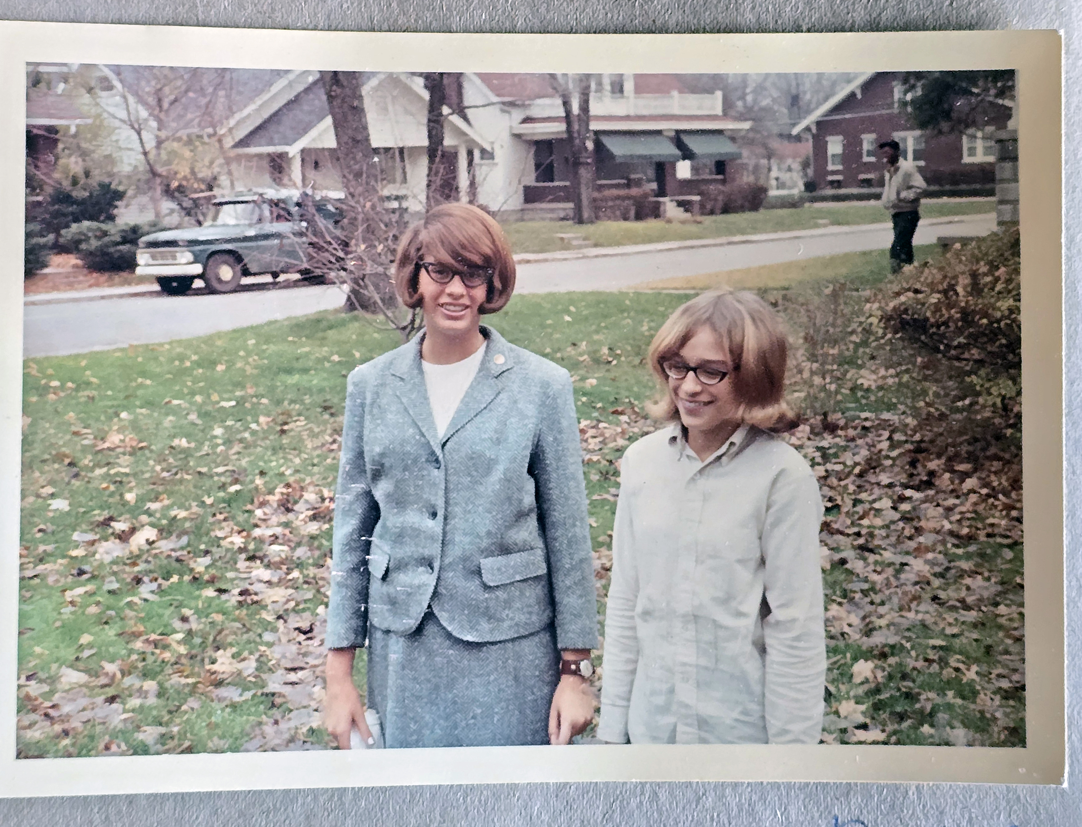 6122 yard - Susan and Tuck attended 5 Rush Teas - east side Carrollton houses behind