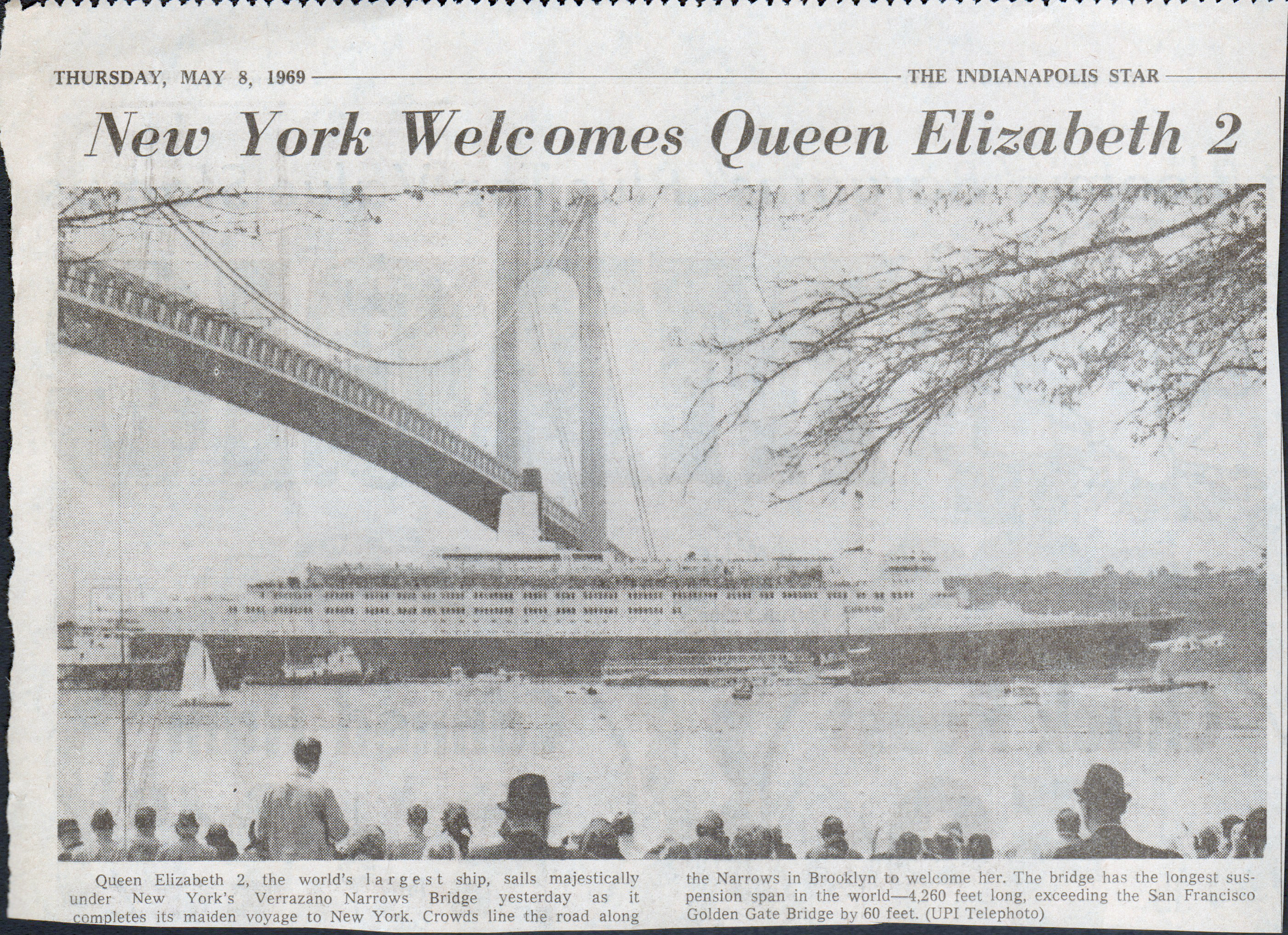 newspaper clipping - Indy Star 1969 - Queen Elizabeth 2 New York