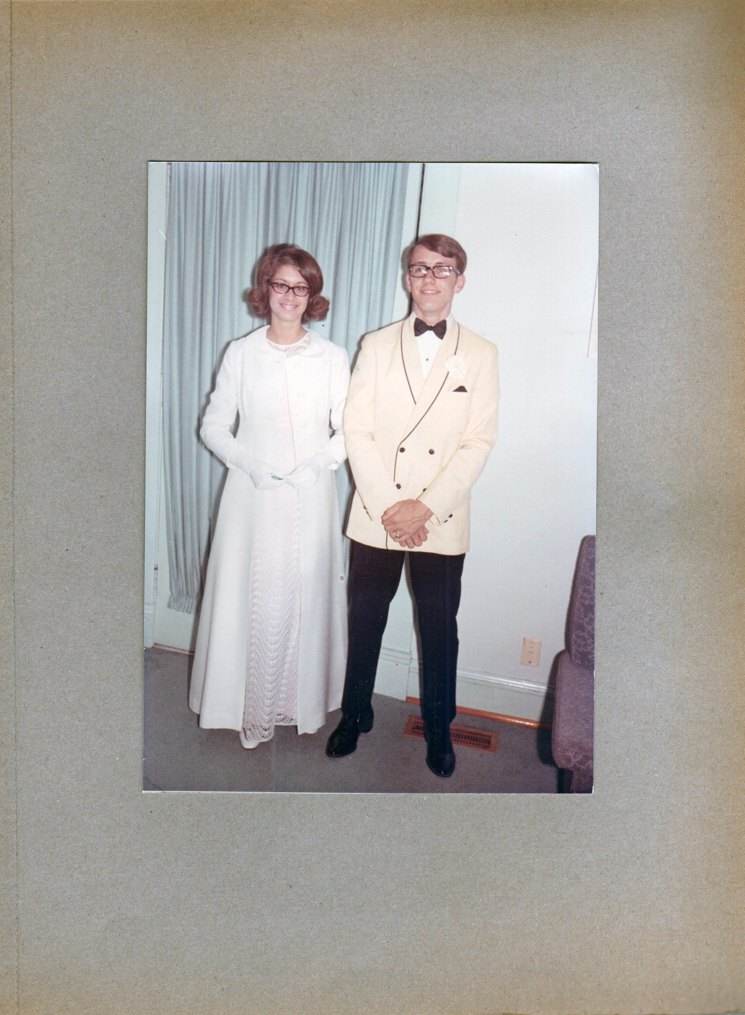 6122 living room - prom photos - Susan and Randy Smith